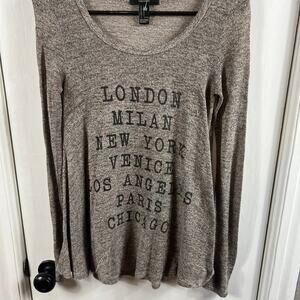 Forever 21 thermal long sleeve trapeze travel printed shirt gray